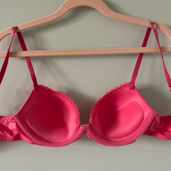 Calvin Klein Push-Up Bra - Lace Trim - Bright Pink - New Without Tags - 32C - Picture 7 of 8